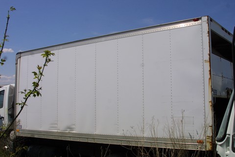 We have used 18 ft. Commercial Babcock dry freight truck bodies in a number of cargo configurations that can accommodate virtually any need. 